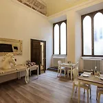 Bed & Breakfast Palazzo Del Magnifico B&B 3*
