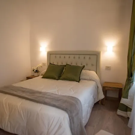 Bed & Breakfast Palazzo Del Magnifico B&B 3*